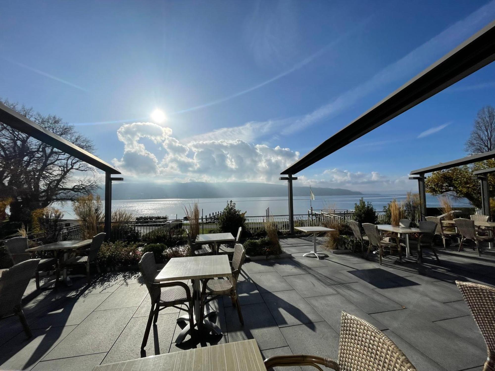 Strandhotel Loechnerhaus Reichenau Exterior foto