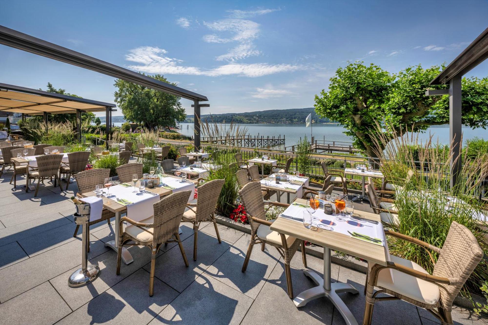 Strandhotel Loechnerhaus Reichenau Exterior foto