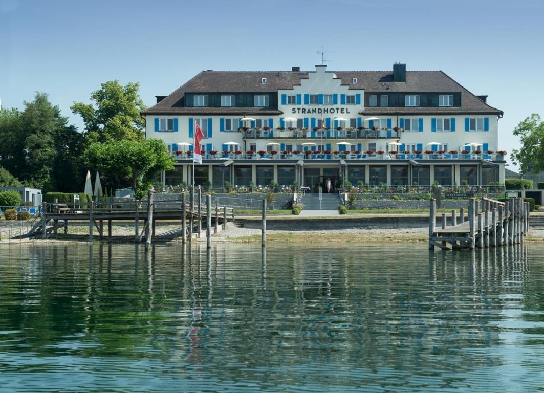 Strandhotel Loechnerhaus Reichenau Exterior foto